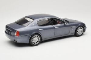 Maserati Quattroporte Blue Metallic Hot Wheels 1:18 B7003 Metall – Bild 3 von 8
