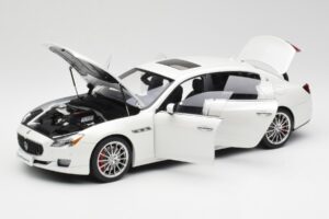 Maserati Quattroporte VI GTS Alpine Weiss AUTOart 1:18 75808 Metall – Bild 2 von 8