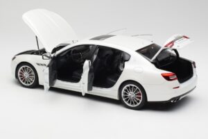 Maserati Quattroporte VI GTS Alpine Weiss AUTOart 1:18 75808 Metall – Bild 5 von 8