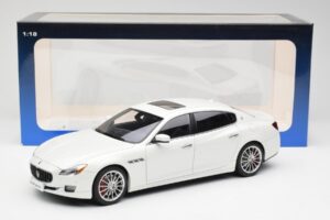Maserati Quattroporte VI GTS Alpine Weiss AUTOart 1:18 75808 Metall – Bild 8 von 8