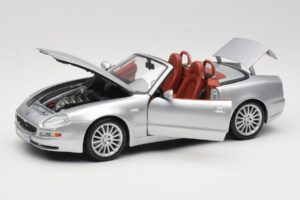 Maserati Spyder Silber Maisto 1:18 31667 Metall – Bild 2 von 8