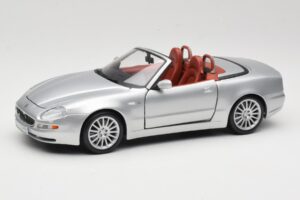 Maserati Spyder Silber Maisto 1:18 31667 Metall