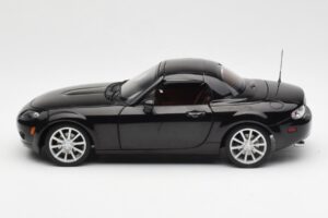 Mazda MX-5 NC Roadster Retractable Hardtop US Spec Schwarz AUTOart 1:18 75971 Metall – Bild 6 von 10