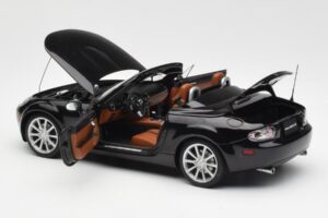 Mazda MX-5 NC Roadster Retractable Hardtop US Spec Schwarz AUTOart 1:18 75971 Metall – Bild 7 von 10