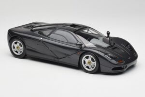 McLaren F1 Carbon Schwarz Metallic Minichamps 1:18 530133420 Metall – Bild 6 von 8