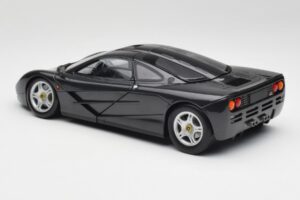 McLaren F1 Carbon Schwarz Metallic Minichamps 1:18 530133420 Metall – Bild 7 von 8