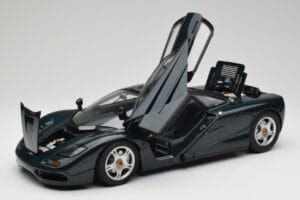 McLaren F1 Dark Green Metallic Minichamps 1:12 530133127 Metall – Bild 2 von 9