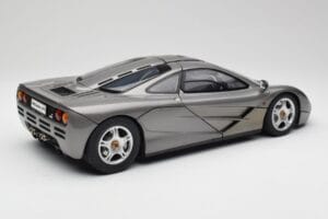 McLaren F1 Dark Silver Minichamps 1:12 530133124 Metall – Bild 3 von 8