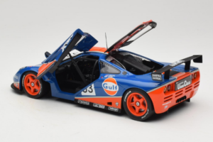 McLaren F1 GTR Gulf #33 R. Bellm / M. Weaver / J-J. Lehto 24 Hours of Le Mans 1996 UT Models 1:18 530161833 Metall – Bild 5 von 8