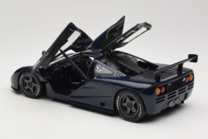 McLaren F1 GTR Le Mans Edition Lila UT Models 1:18 MCLAREN001 Metall – Bild 5 von 8