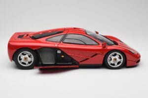 McLaren F1 Rot Minichamps 1:12 530133125 Metall – Bild 4 von 9