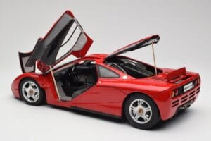 McLaren F1 Rot Minichamps 1:12 530133125 Metall – Bild 6 von 9