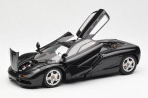 McLaren F1 Road Car Schwarz AUTOart 1:18 76002 Metall – Bild 2 von 8