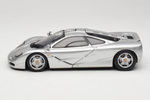 McLaren F1 Silber UT Models 1:18 530133180-R1 Metall – Bild 4 von 8