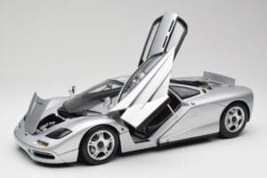 McLaren F1 Silber Minichamps 1:12 530133129 Metall – Bild 2 von 8
