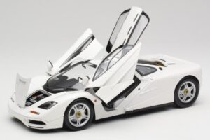 McLaren F1 Weiss Minichamps 1:18 530133424 Metall – Bild 2 von 8