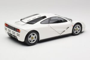 McLaren F1 Weiss Minichamps 1:18 530133424 Metall – Bild 3 von 8