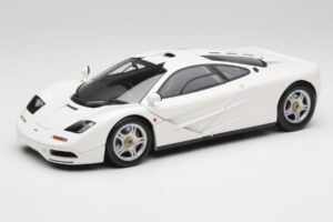McLaren F1 Weiss Minichamps 1:18 530133424 Metall