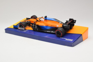 McLaren MCL35M Mercedes #3 D. Ricciardo McLaren F1 Team Bahrain Grand Prix 2021 Minichamps 1:18 533211803 Resin – Bild 5 von 7