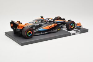 McLaren MCL60 #81 O. Piastri F1 2023 Minichamps 1:18 537231881 Metall – Bild 3 von 6
