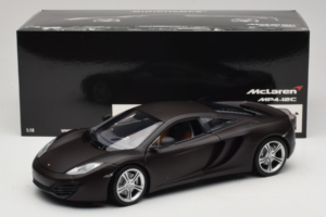 McLaren MP4-12C Matt Black Minichamps 1:18 110133021 Metall – Bild 8 von 8