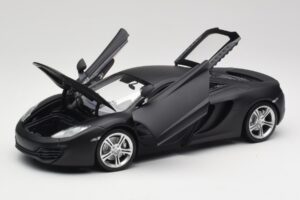 McLaren MP4-12C Matt Satellite Grau Minichamps 1:18 110133024 Metall – Bild 2 von 8