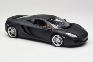 McLaren MP4-12C Matt Satellite Grau Minichamps 1:18 110133024 Metall – Bild 6 von 8