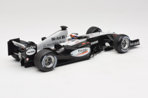 McLaren MP4-19 Mercedes J.P. Montoya Test Car 2005 Minichamps 1:18 533051880 Metall – Bild 2 von 7