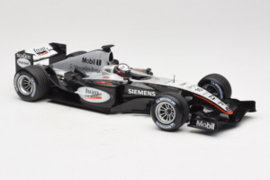 McLaren MP4-19 Mercedes J.P. Montoya Test Car 2005 Minichamps 1:18 533051880 Metall – Bild 4 von 7
