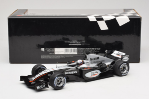 McLaren MP4-19 Mercedes J.P. Montoya Test Car 2005 Minichamps 1:18 533051880 Metall – Bild 6 von 7