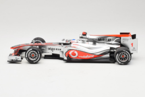 McLaren MP4-25 Mercedes #1 J. Button Vodafone McLaren Showcar F1 2010 Minichamps 1:18 530101801 Metall – Bild 3 von 7