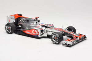 McLaren MP4-25 Mercedes #1 J. Button Vodafone McLaren Showcar F1 2010 Minichamps 1:18 530101801 Metall – Bild 4 von 7