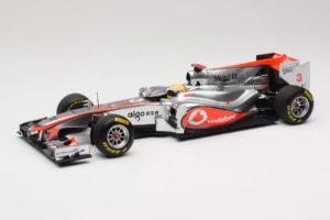McLaren MP4-26 Mercedes #3 L. Hamilton Vodafone McLaren Showcar F1 2011 Minichamps 1:18 530111873 Metall