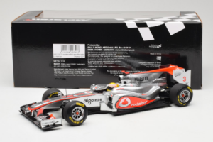 McLaren MP4-26 Mercedes #3 L. Hamilton Vodafone McLaren Showcar F1 2011 Minichamps 1:18 530111873 Metall – Bild 6 von 7