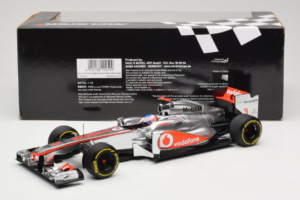 McLaren MP4-27 Mercedes #3 J. Button Vodafone McLaren Showcar F1 2012 Minichamps 1:18 530121873 Metall – Bild 6 von 7