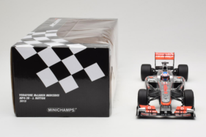 McLaren MP4-28 Mercedes #5 J. Button Vodafone McLaren F1 2013 Minichamps 1:18 530131805 Metall – Bild 7 von 7