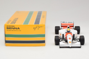 McLaren MP4/8 Ford #8 A. Senna Marlboro McLaren 1993 Minichamps 1:18 540931808 Metall – Bild 6 von 7