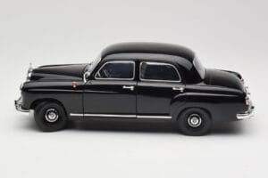 Mercedes 180 W120 Ponton Schwarz Revell 1:18 08973 Metall – Bild 4 von 8