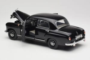 Mercedes 180 W120 Ponton Schwarz Revell 1:18 08973 Metall – Bild 5 von 8