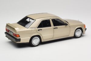 Mercedes 190E W201 2.3-16 Smoke Silver Metallic Norev 1:18 183831 Metall – Bild 3 von 8