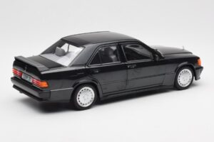 Mercedes 190E 2.3-16 W201 Schwarz Händler Edition Norev 1:18 B66040663 Metall – Bild 3 von 8