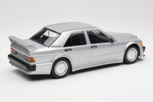 Mercedes 190E 2.5-16 EVO 1 W201 Silber Minichamps 1:18 155036001 Metall – Bild 2 von 6