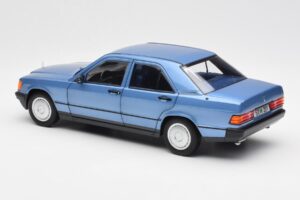 Mercedes 190E W201 Diamond Blau Händler Edition Norev 1:18 B66040661 Metall – Bild 7 von 8