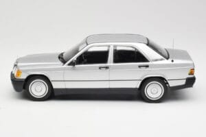 Mercedes 190E W201 Silber Minichamps 1:18 155037004 Metall – Bild 3 von 6