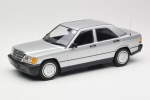 Mercedes 190E W201 Silber Minichamps 1:18 155037004 Metall