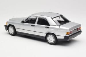 Mercedes 190E W201 Silber Minichamps 1:18 155037004 Metall – Bild 5 von 6