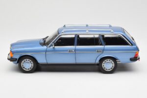 Mercedes 200 S123 T-Modell Diamond Blau Händler Edition Norev 1:18 B66040671 Metall – Bild 4 von 8