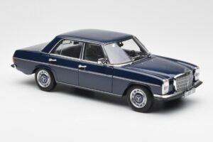 Mercedes 200 W114 Midnight Blau Händler Edition Norev 1:18 B66040694 Metall – Bild 6 von 8