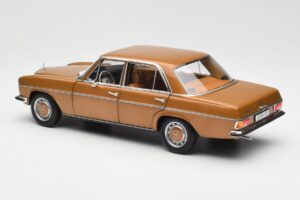 Mercedes 200 W115 Bycane Gold Händler Edition Norev 1:18 B66040665 Metall – Bild 7 von 8