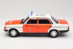 Mercedes 200 W123 Krankenwagen Weiss Norev 1:18 183834 Metall – Bild 7 von 8